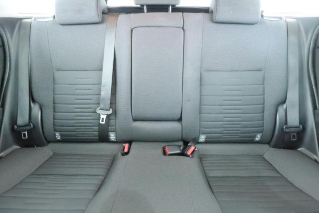 Toyota Auris image 8