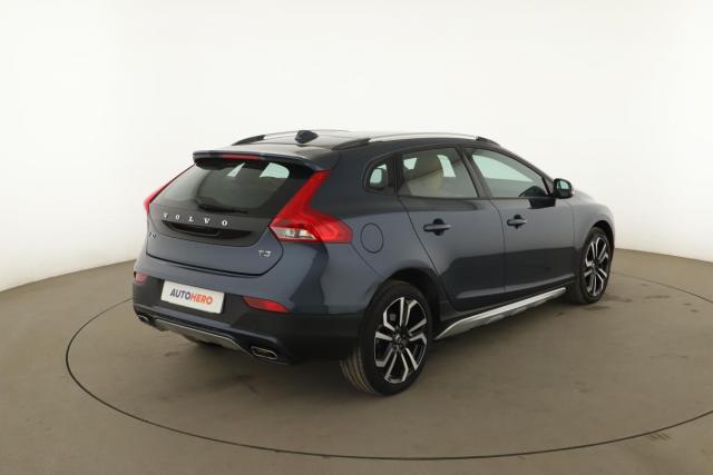 Volvo V40 Cross Country image 4