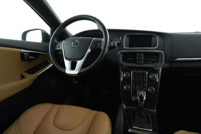 Volvo V40 Cross Country image 1