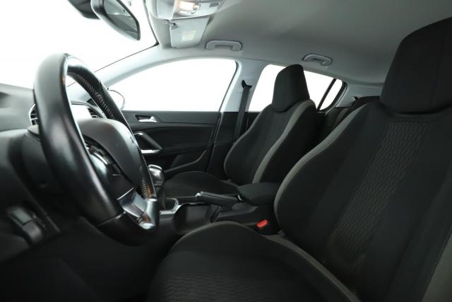 Peugeot 308 image 2