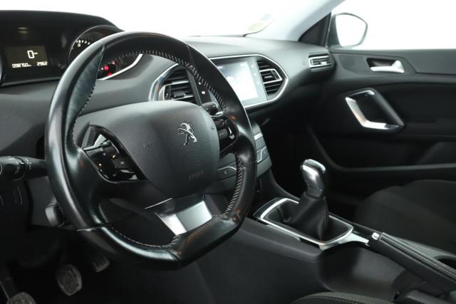 Peugeot 308 image 1