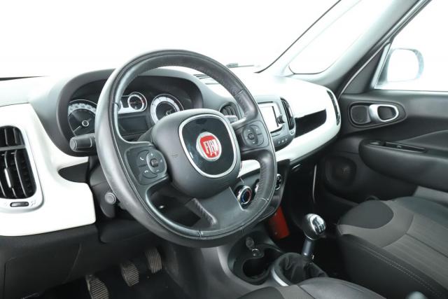 Fiat 500l image 2