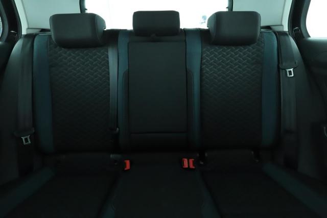 Volkswagen Golf image 5