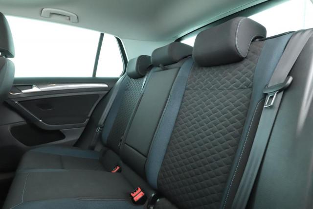 Volkswagen Golf image 7