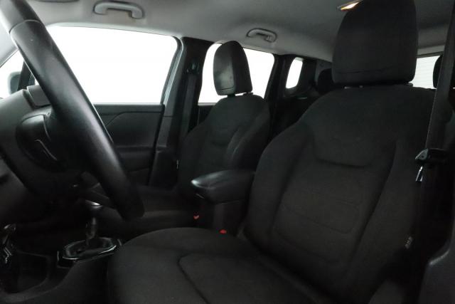 Jeep Renegade image 9