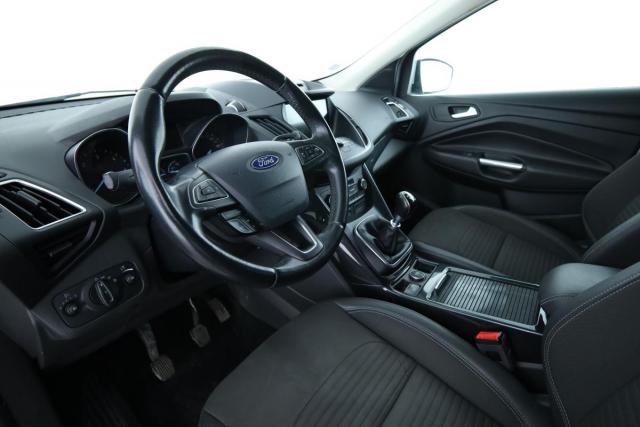 Ford Kuga image 1