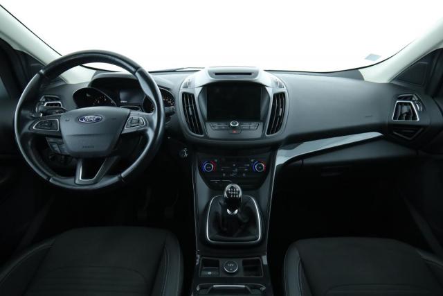 Ford Kuga image 2