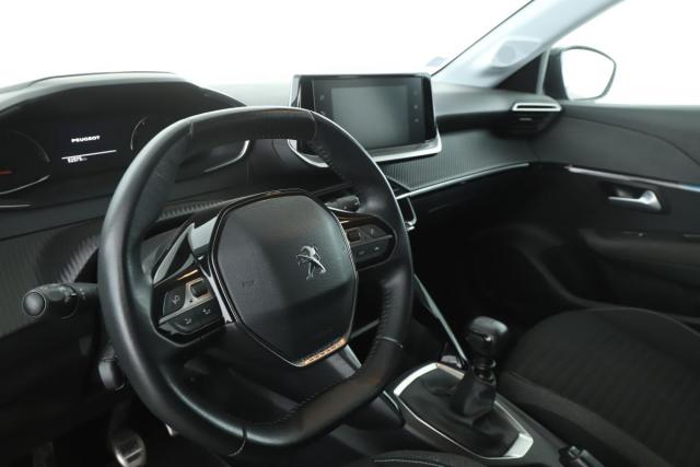 Peugeot 208 image 7