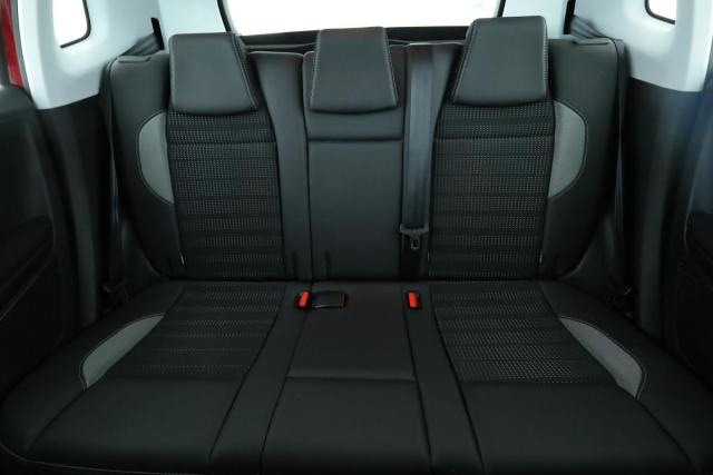 Peugeot 2008 image 8