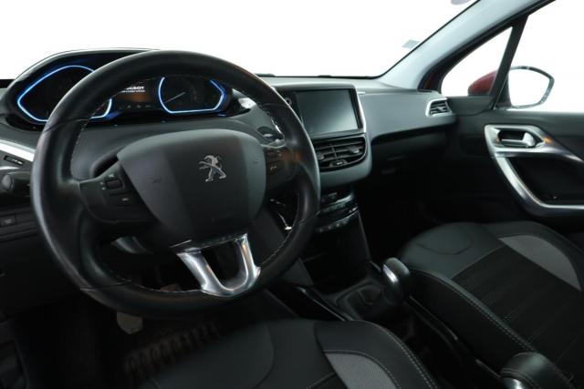 Peugeot 2008 image 3