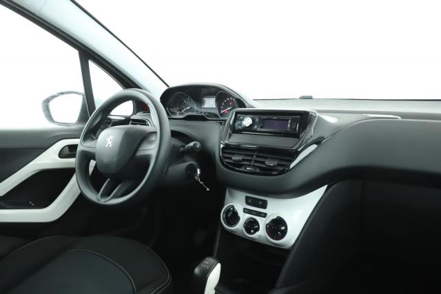 Peugeot 208 image 2