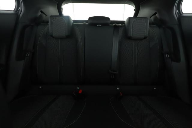 Peugeot 2008 image 8