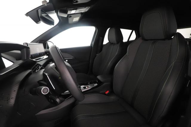 Peugeot 2008 image 3