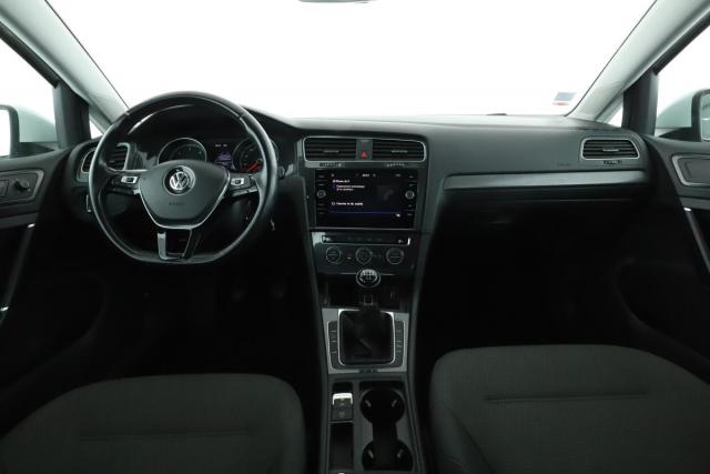 Volkswagen Golf Sw image 2