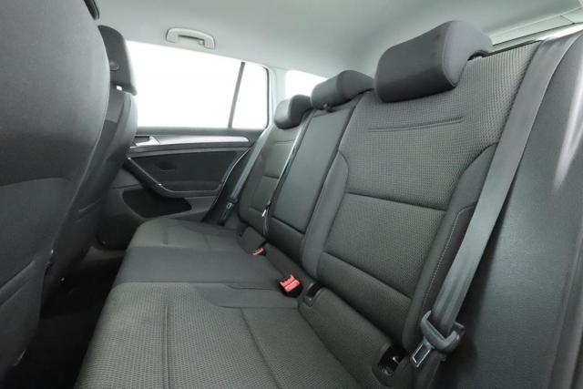 Volkswagen Golf Sw image 9