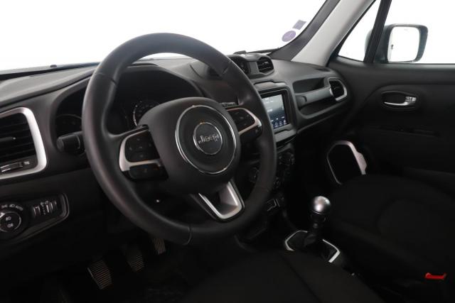 Jeep Renegade image 3
