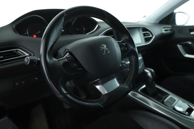 Peugeot 308 image 8