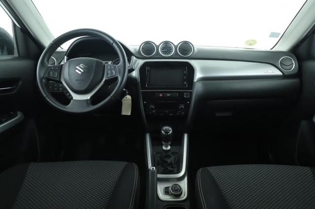 Suzuki Vitara image 5