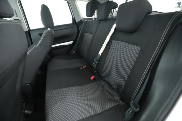 Suzuki Vitara image 9