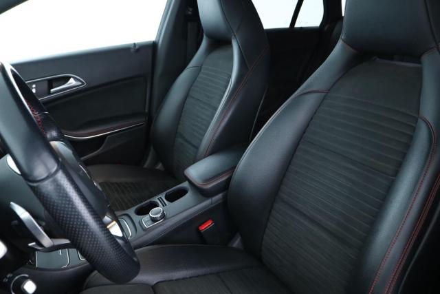 Mercedes Benz Cla Shooting Brake image 3