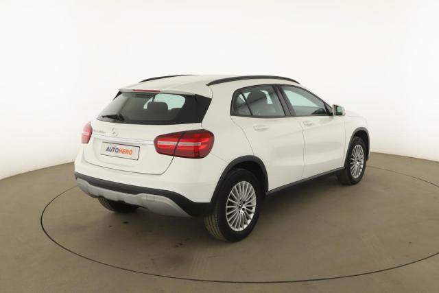 Mercedes Benz Gla image 8