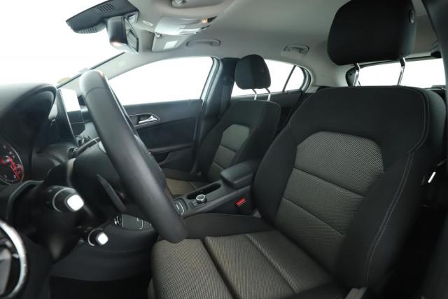 Mercedes Benz Gla image 4