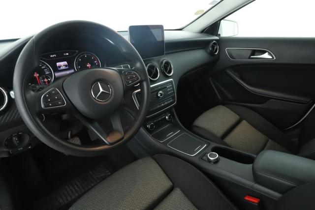 Mercedes Benz Gla image 2