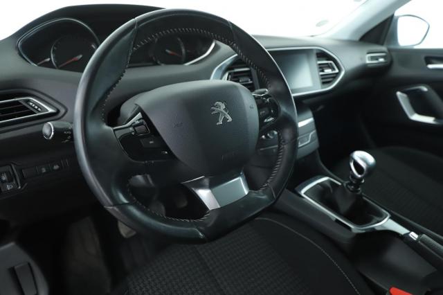 Peugeot 308 image 2