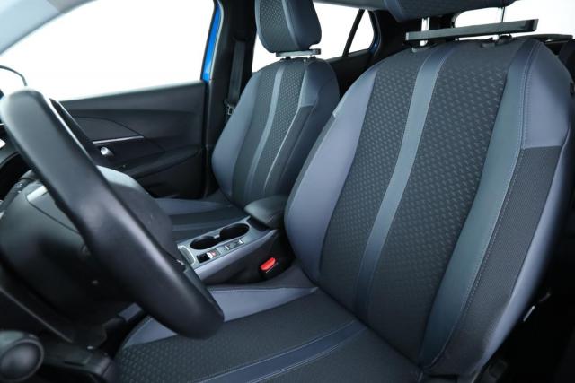 Peugeot 2008 image 2