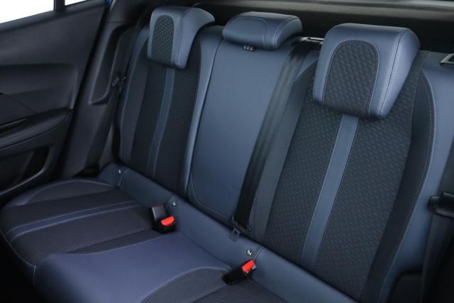 Peugeot 2008 image 6