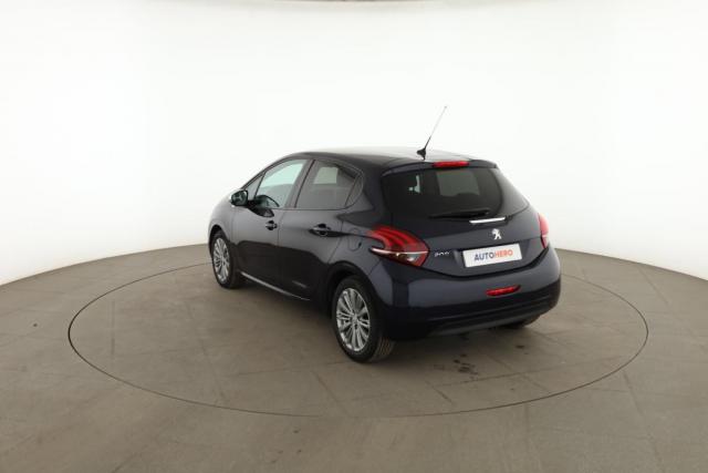 Peugeot 208 image 1