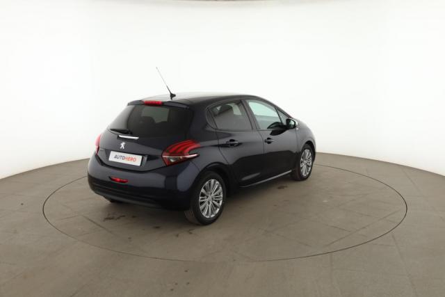Peugeot 208 image 7
