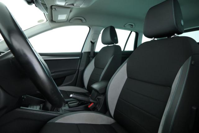 Skoda Octavia image 8