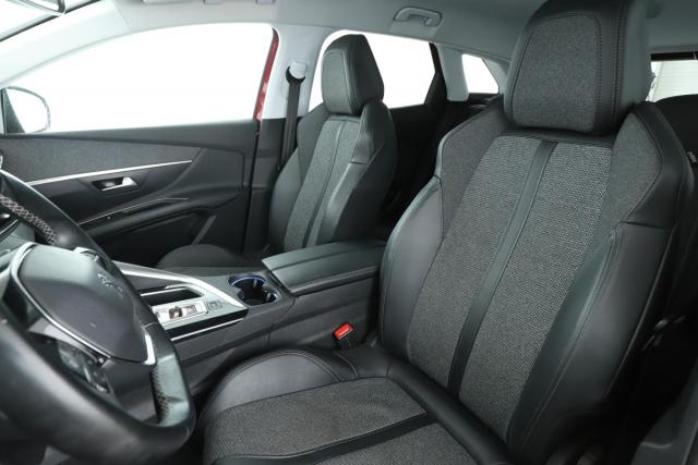 Peugeot 3008 image 3