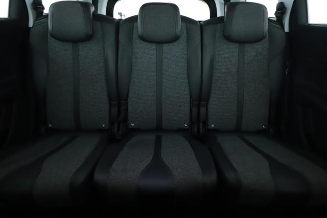 Peugeot 5008 image 4