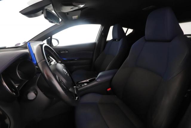 Toyota C-Hr image 2