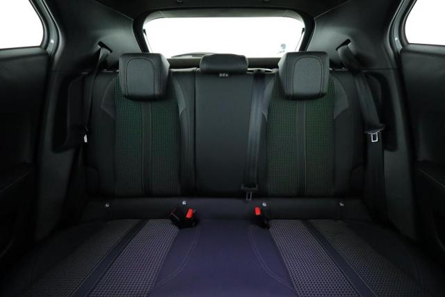 Peugeot 2008 image 7