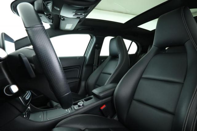 Mercedes Benz Gla image 3