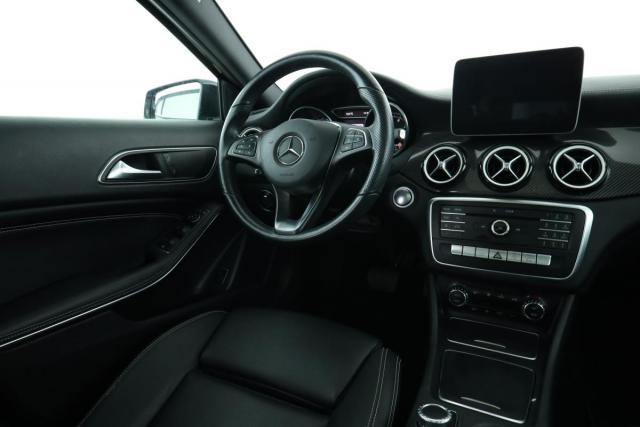 Mercedes Benz Gla image 2
