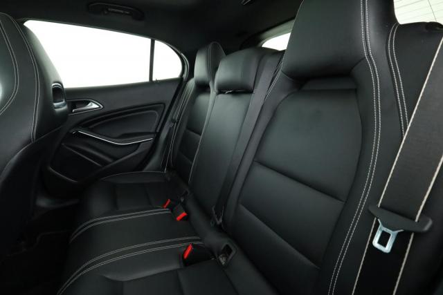 Mercedes Benz Gla image 7