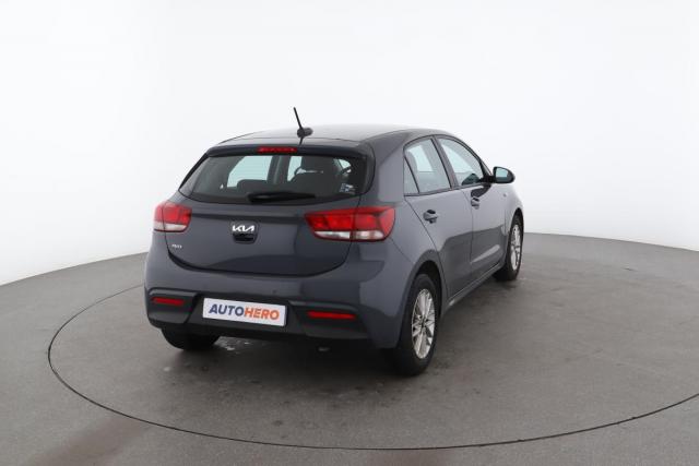 Kia Rio image 7