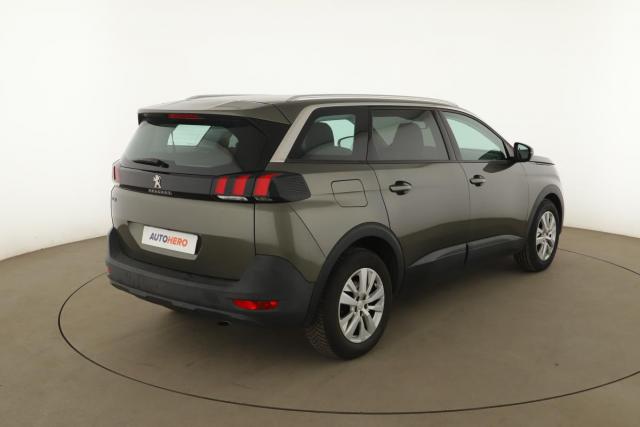 Peugeot 5008 image 2