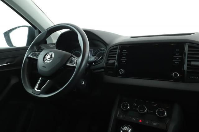 Skoda Karoq image 4