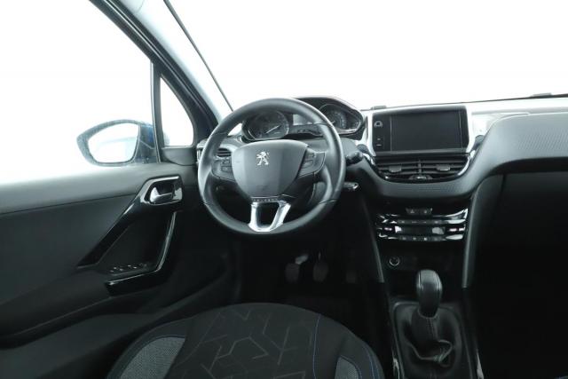 Peugeot 2008 image 9