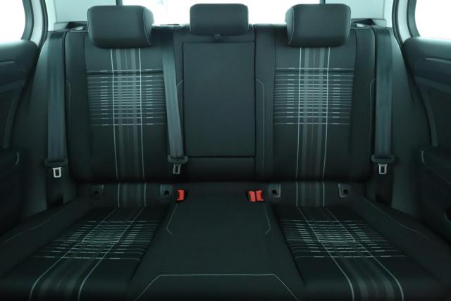 Volkswagen Golf image 5