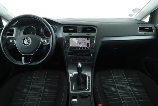 Volkswagen Golf image 9