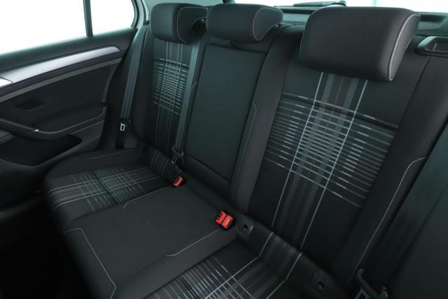 Volkswagen Golf image 4