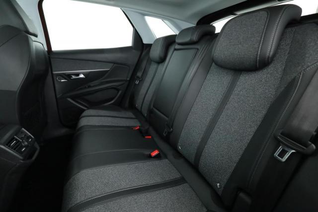 Peugeot 3008 image 2
