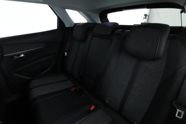 Peugeot 3008 image 2