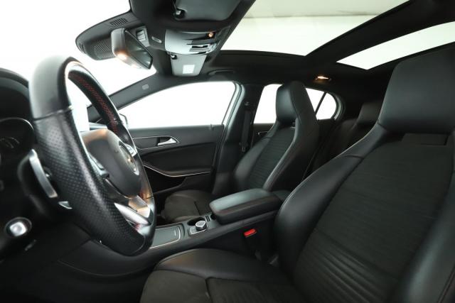 Mercedes Benz Gla image 9